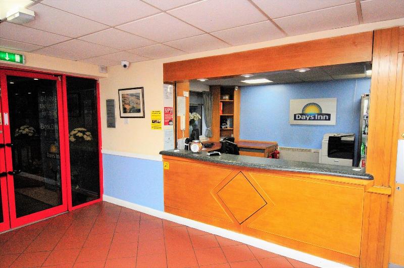 Days Inn by Wyndham Hamilton - Lobi
