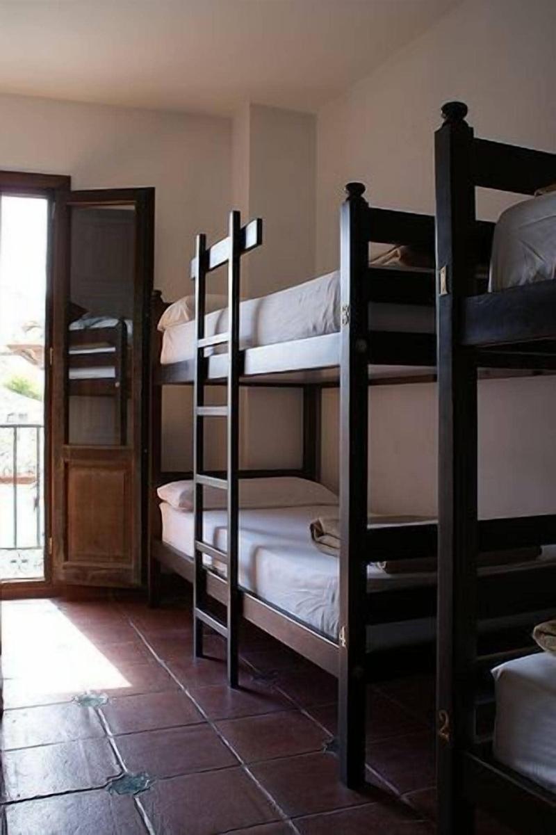 Oasis Backpackers Hostel Granada - Oda
