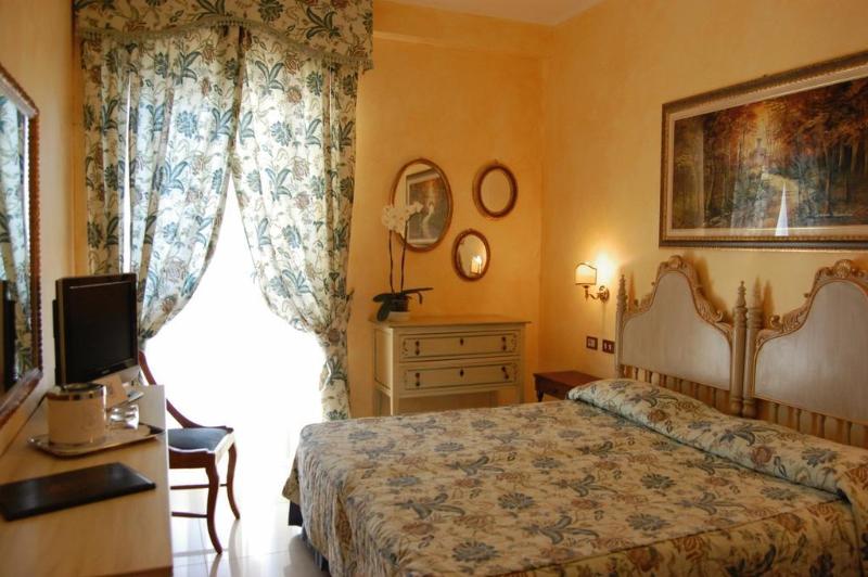 Porto Roca - Genel