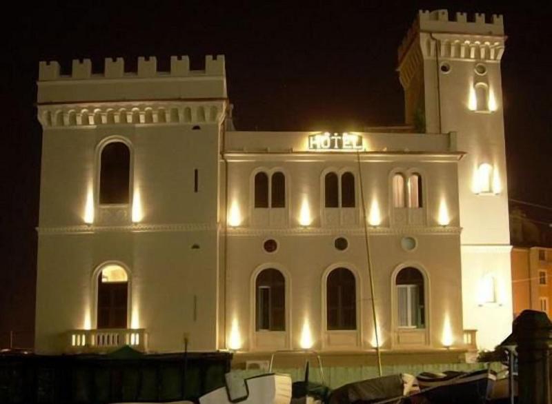 Castello Miramare - Genel