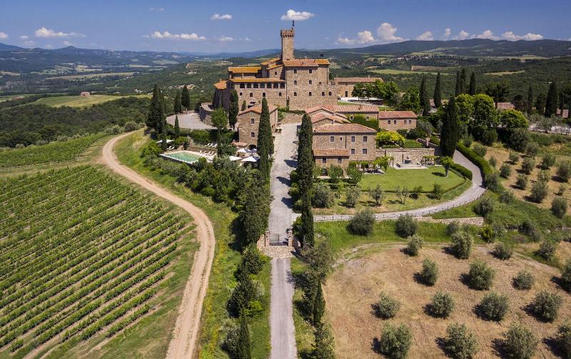 Castello Banfi - Genel