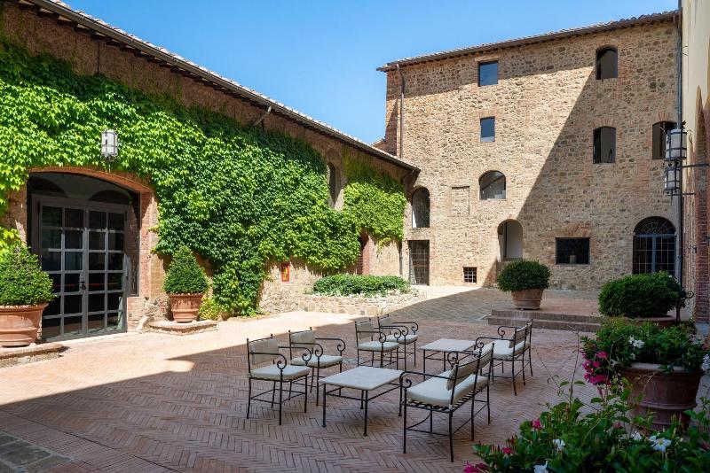 Castello Banfi - Teras