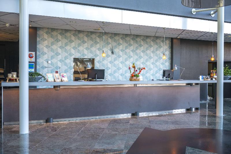 Flonk Hotel Groningen Zuid BW Signature Collection - Lobi