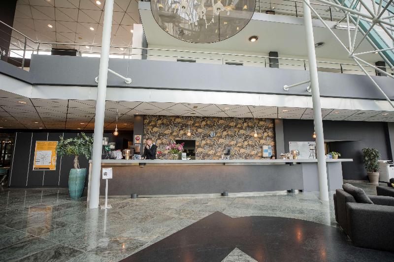 Flonk Hotel Groningen Zuid BW Signature Collection - Lobi