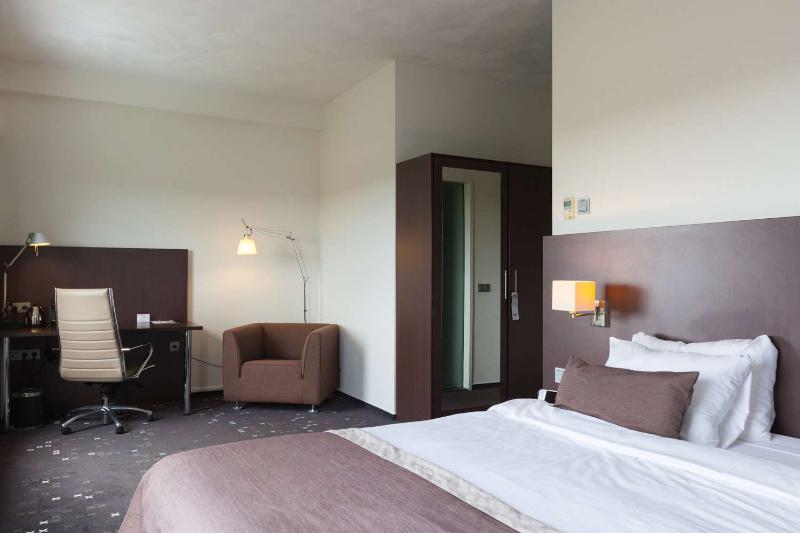 Flonk Hotel Groningen Zuid BW Signature Collection - Oda