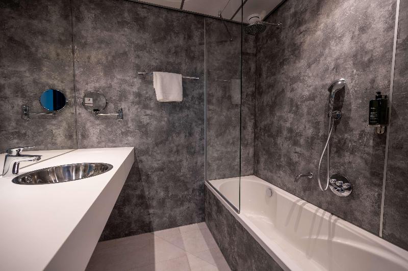 Flonk Hotel Groningen Zuid BW Signature Collection - Oda