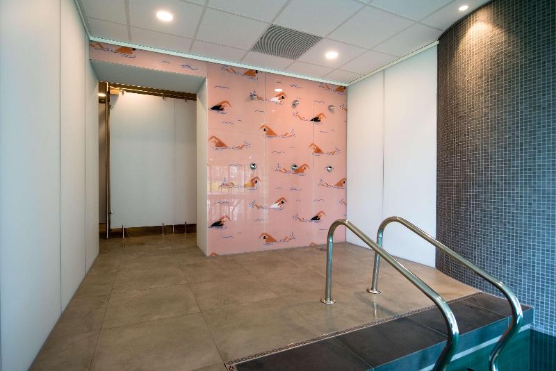 Flonk Hotel Groningen Zuid BW Signature Collection - Havuz