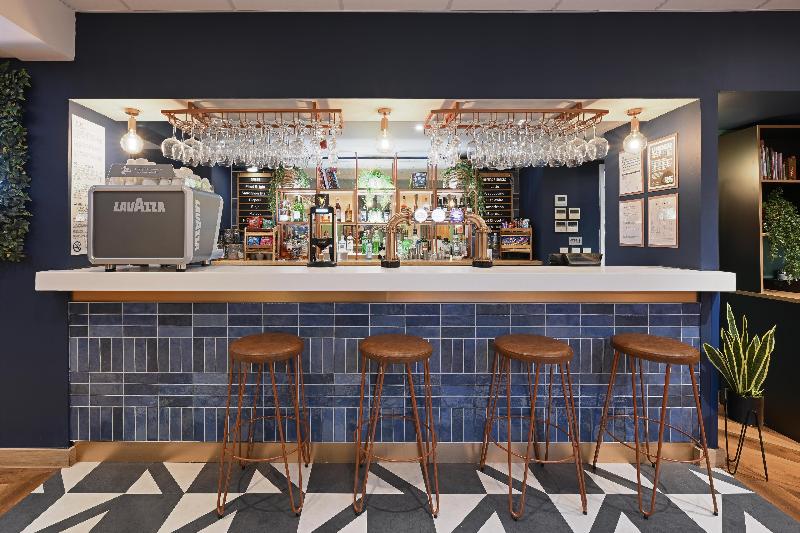 Travelodge Guildford - Bar