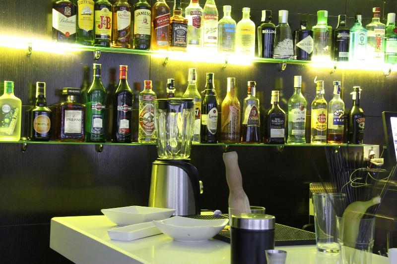 Universal - Bar