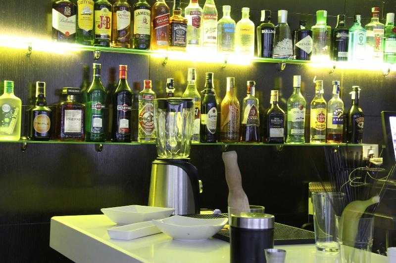 Universal - Bar