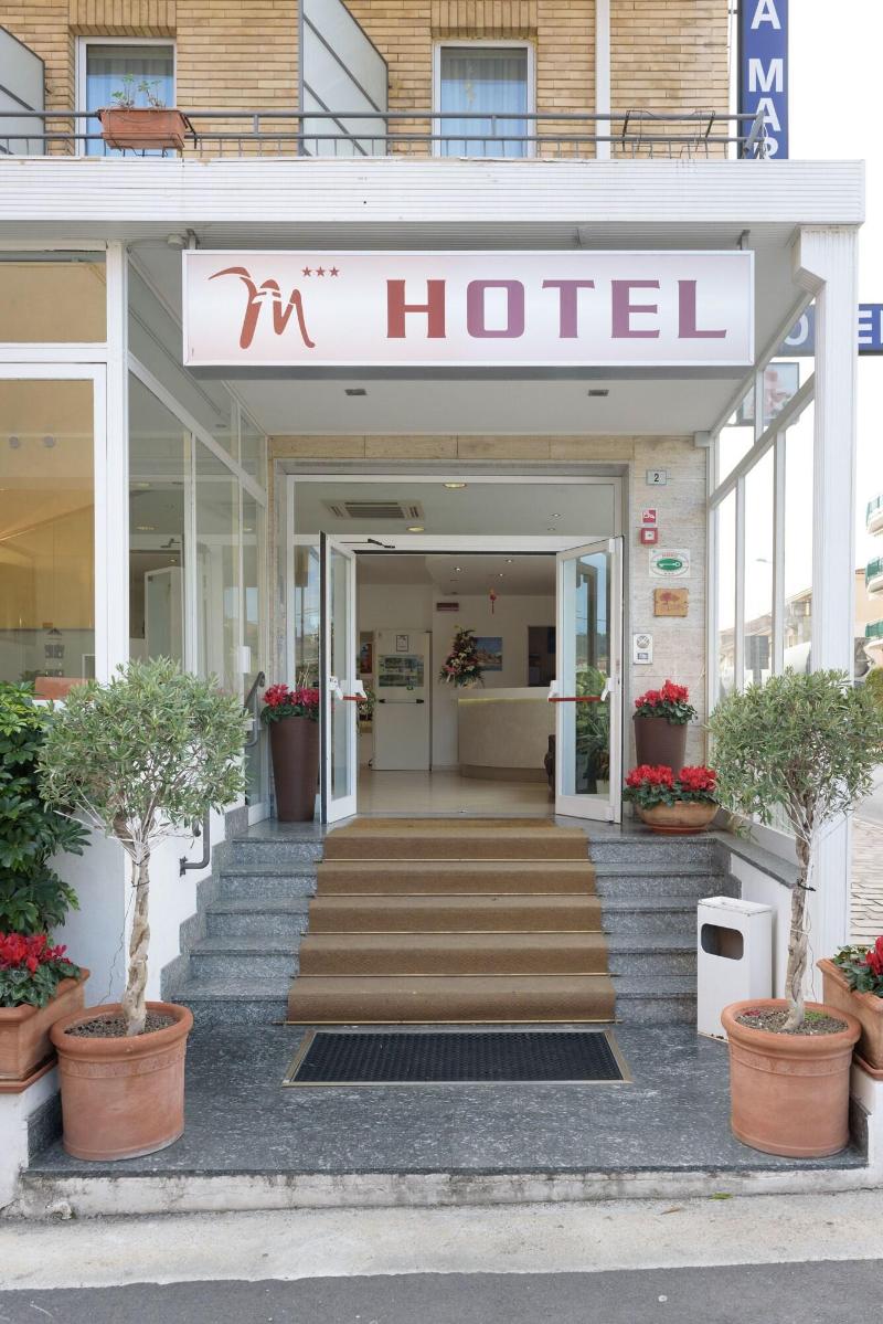 Hotel La Marina - Genel