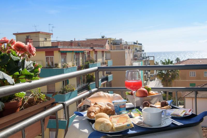Hotel La Marina - Genel