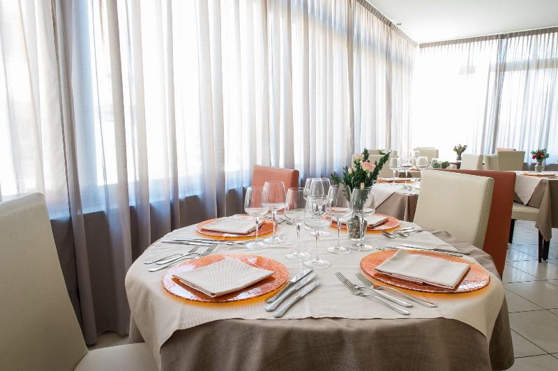 Hotel La Marina - Restoran