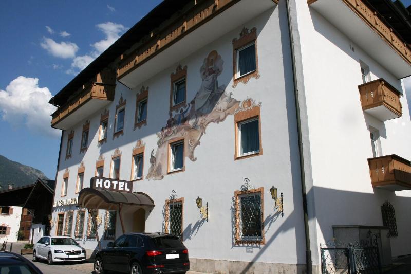 Almenrausch und Edelweiss - Genel