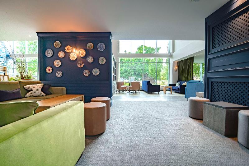 De Vere Cotswold Water Park - Bar