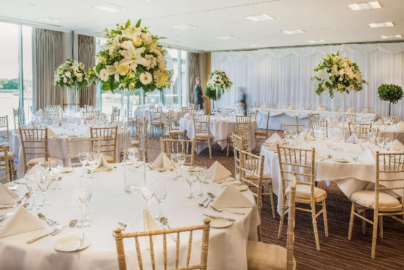 De Vere Cotswold Water Park - Genel