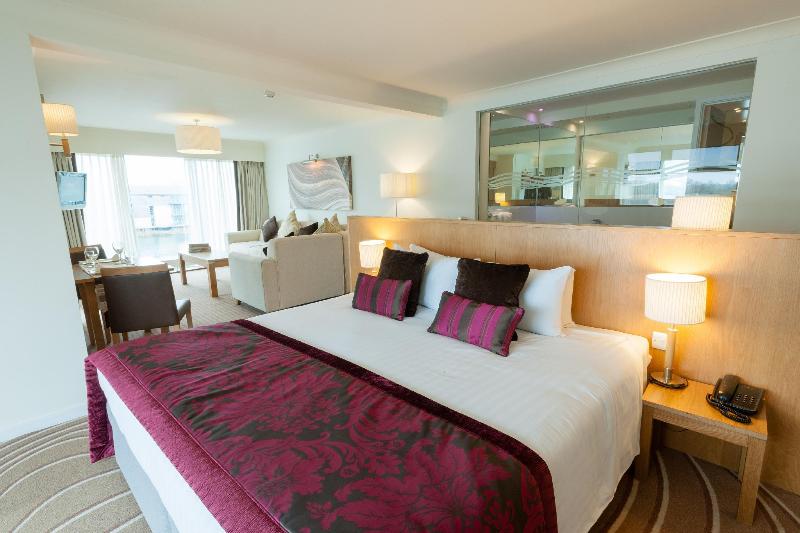 De Vere Cotswold Water Park - Genel