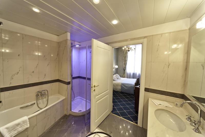Hotel Bristol Palace - Genel