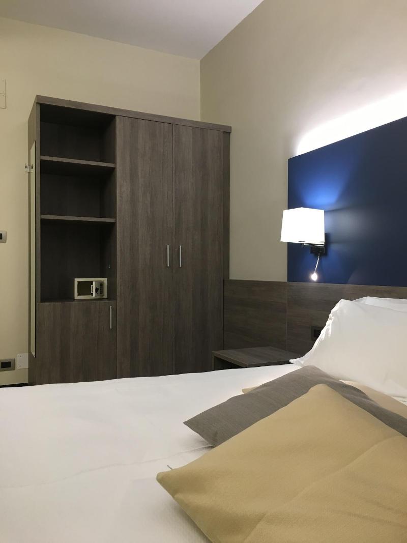 Hotel Mediterranée - Oda