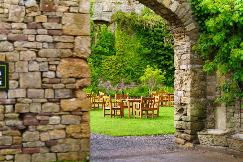 Thornbury Castle - Genel