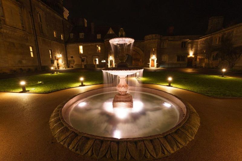 Thornbury Castle - Genel