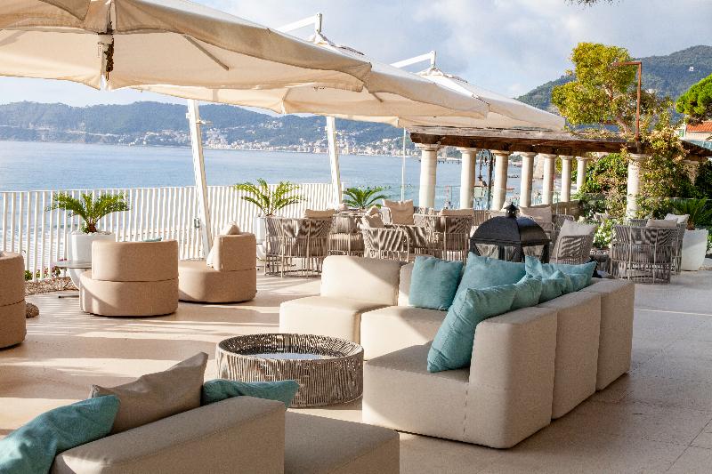Diana Grand Hotel - Teras