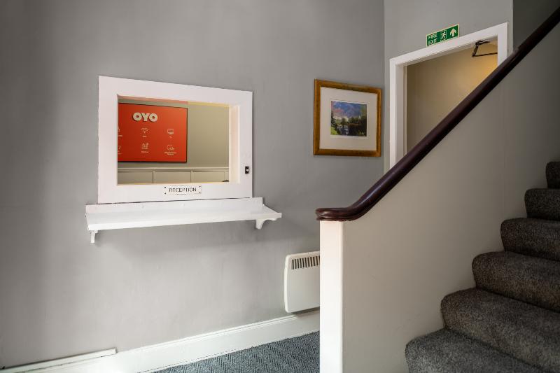 OYO Charing Cross Hotel - Lobi