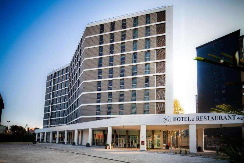 Hotel Degli Arcimboldi - Genel