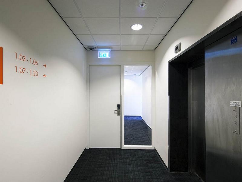 easyHotel Rotterdam City Centre - Genel