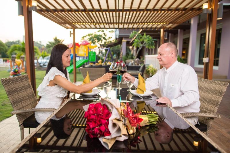 Phanomrungpuri Hotel   Buriram - Restoran