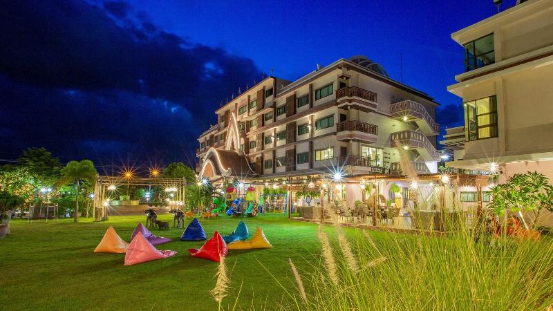 Phanomrungpuri Hotel   Buriram - Teras