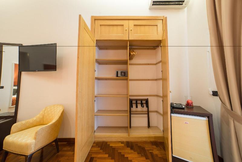 Bed & Breakfast Chiaia 32 - Oda