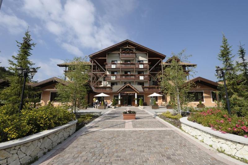 Golf Hotel - Genel
