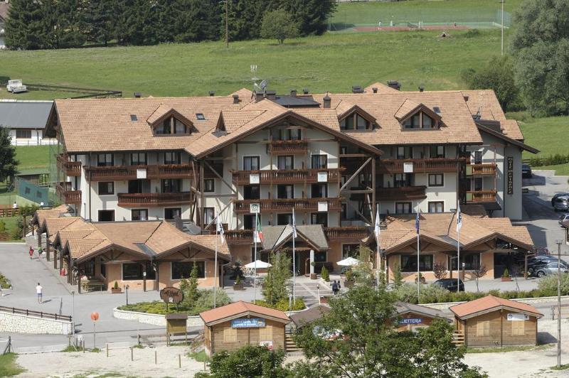 Golf Hotel - Genel