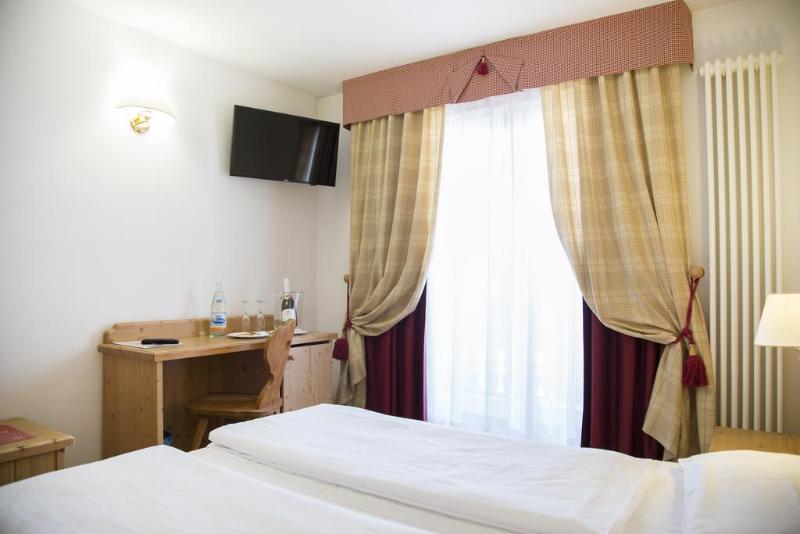 Golf Hotel - Genel