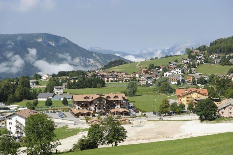 Golf Hotel - Genel