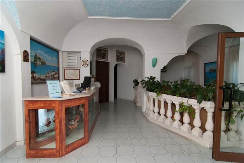 Hotel La Ninfea - Lobi