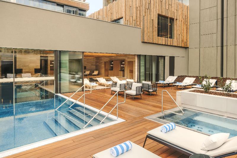 Fairmont Golden Prague - Genel