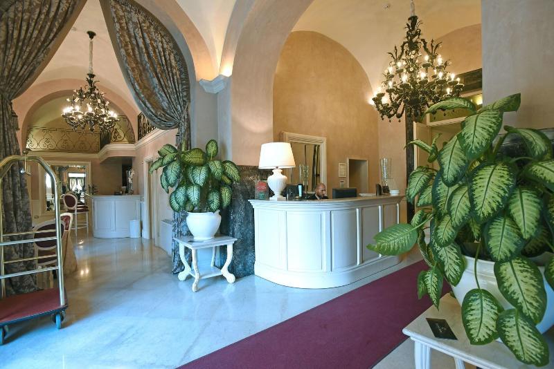 Suite Hotel Santa Chiara - Lobi