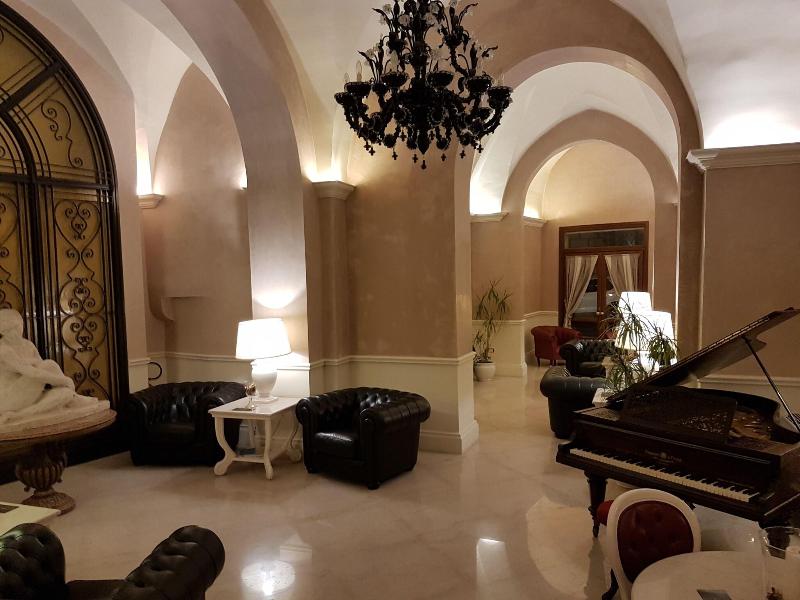 Suite Hotel Santa Chiara - Lobi