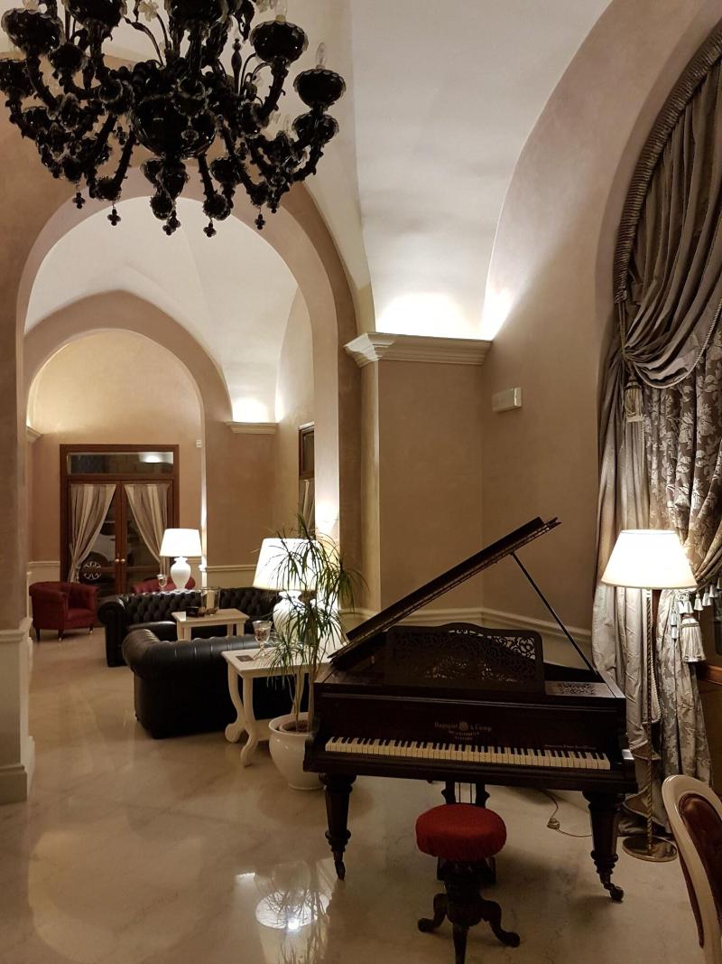 Suite Hotel Santa Chiara - Lobi