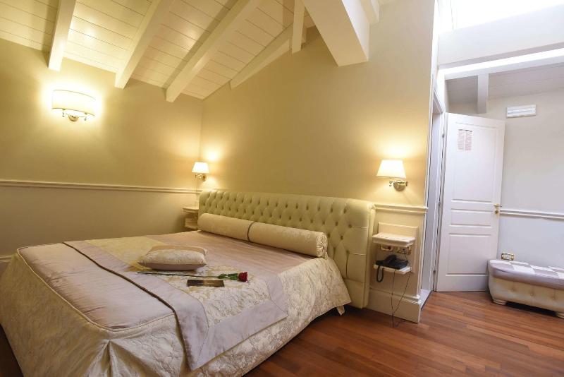 Suite Hotel Santa Chiara - Lobi