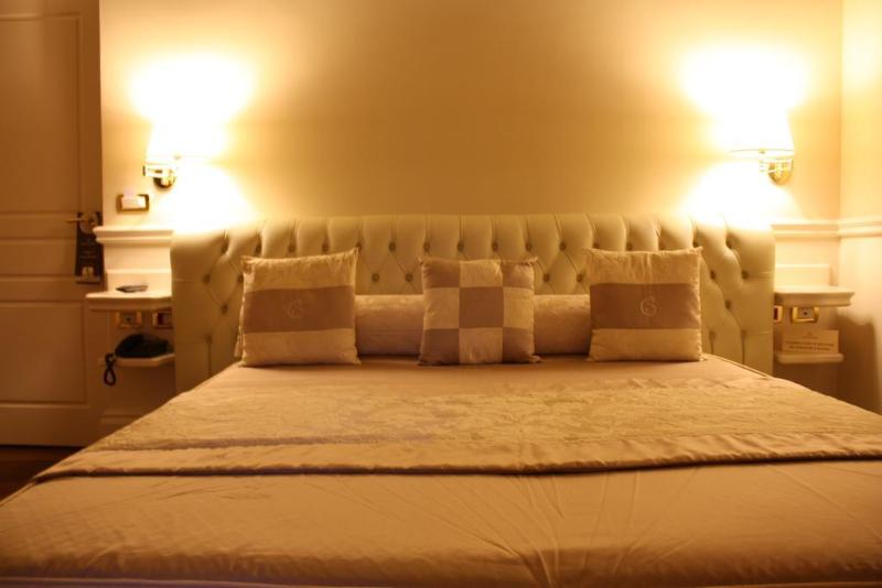 Suite Hotel Santa Chiara - Genel