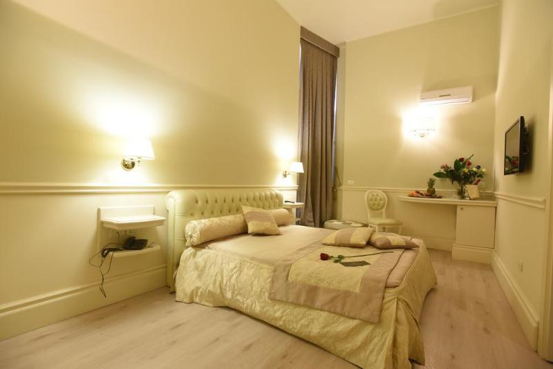 Suite Hotel Santa Chiara - Genel