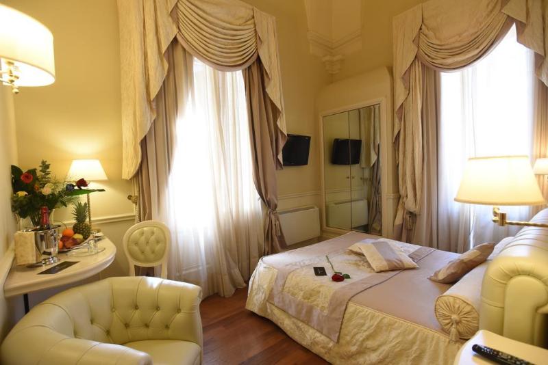 Suite Hotel Santa Chiara - Genel