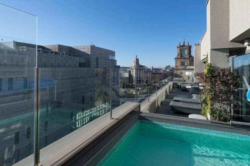 Catalonia Square - Havuz