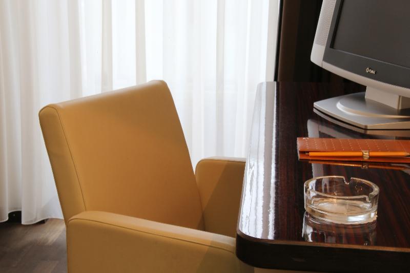 Helvetia Hotel Munich City Center - Oda
