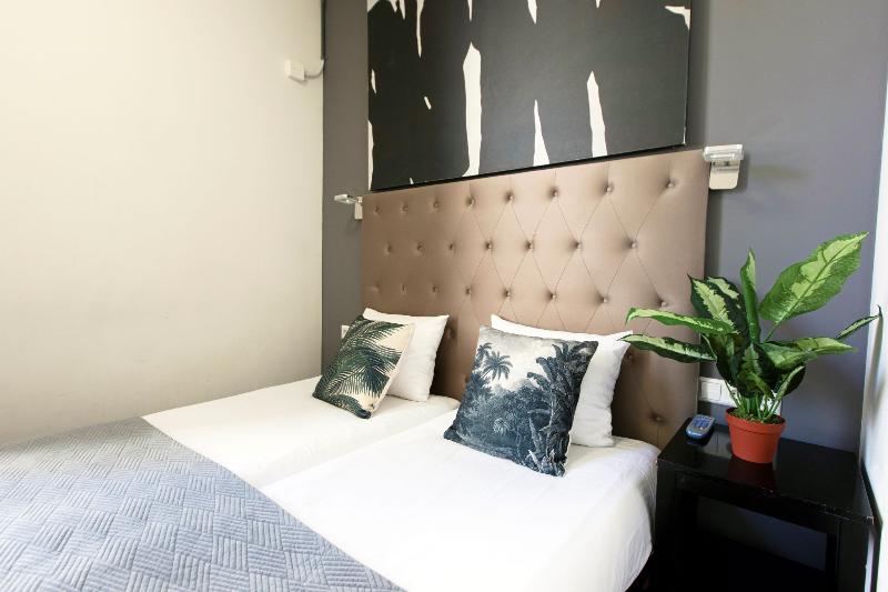 Quentin Golden Bear Hotel - Oda