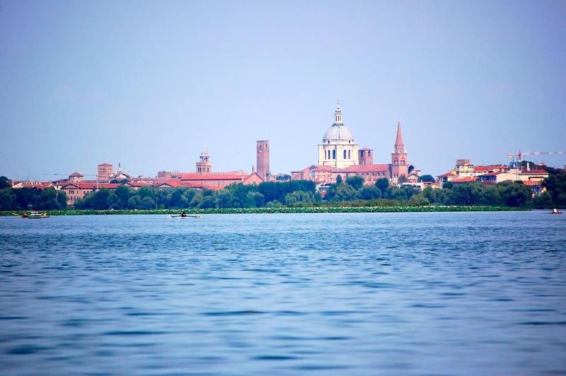 Due Guerrieri   Mantova - Genel