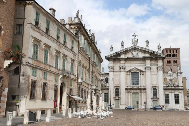Due Guerrieri   Mantova - Genel